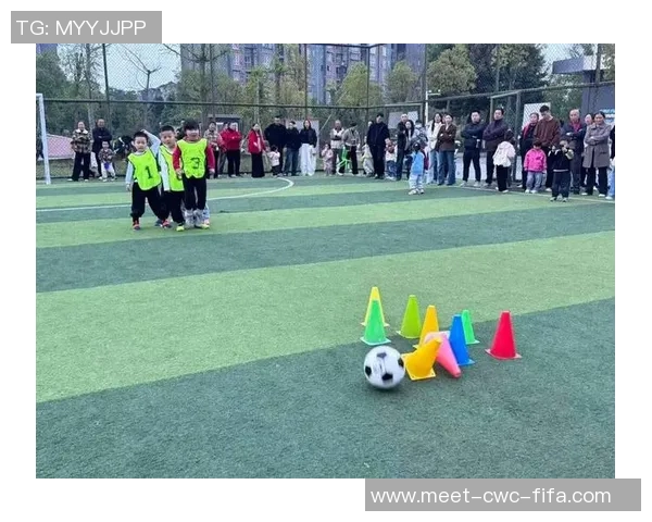 幼儿园足球主题活动探索孩子们的团队合作与运动乐趣之旅